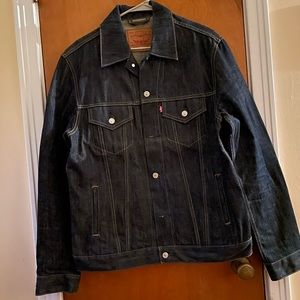 Dark wash, denim, Levi’s trucker jacket, size L